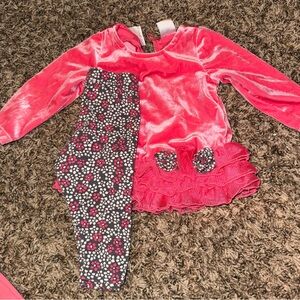 Long sleeve/pants outfit 0-3 months